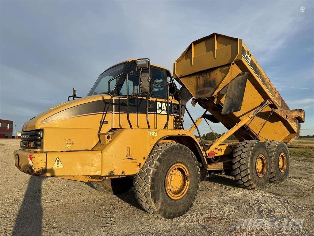 CAT 730 Шарнирно-сочленённые самосвалы