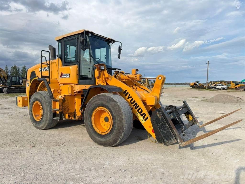 Hyundai HL 955 Фронтальные погрузчики