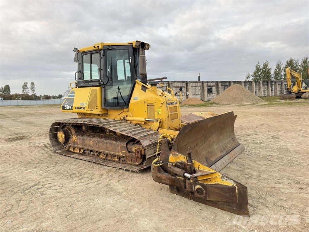 Komatsu D51PX-22 Гусеничные бульдозеры