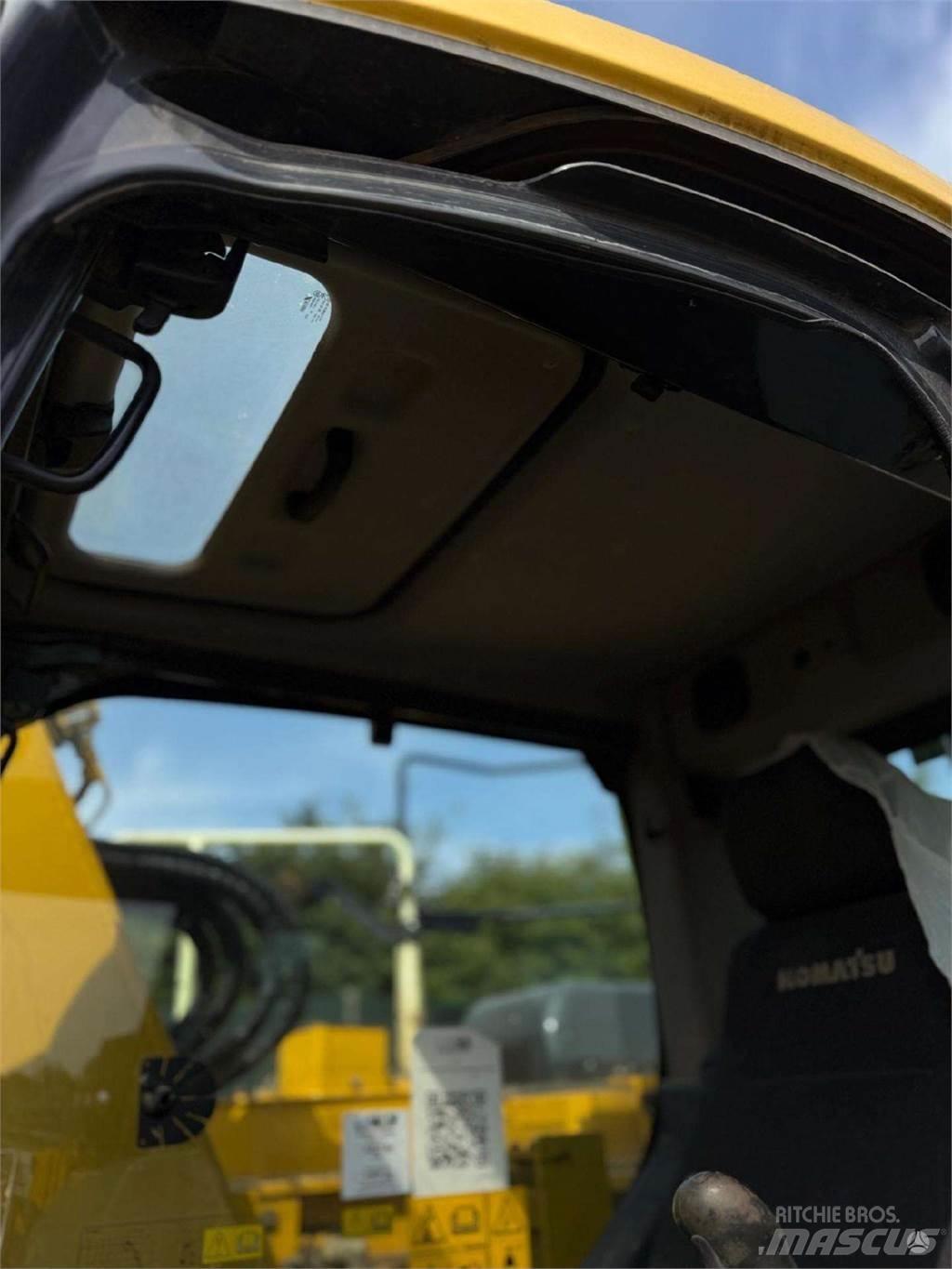 Komatsu PC138US Гусеничные экскаваторы