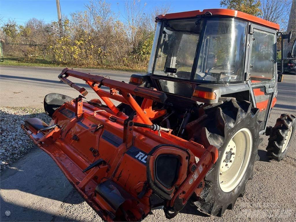 Kubota GL320 Трактора