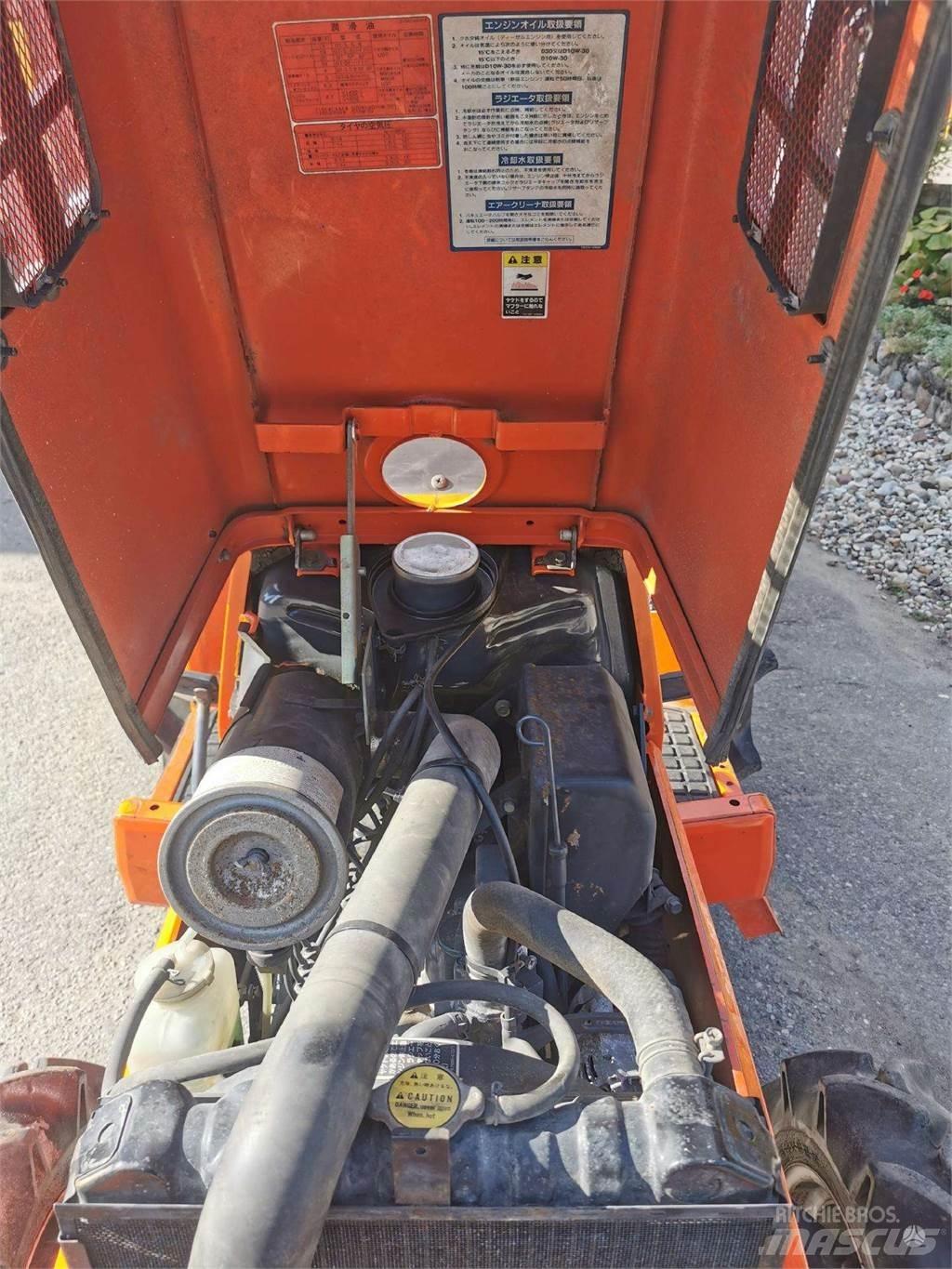Kubota GT3 Трактора