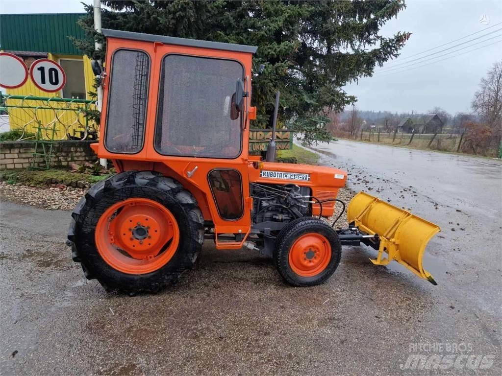 Kubota L245dt Трактора