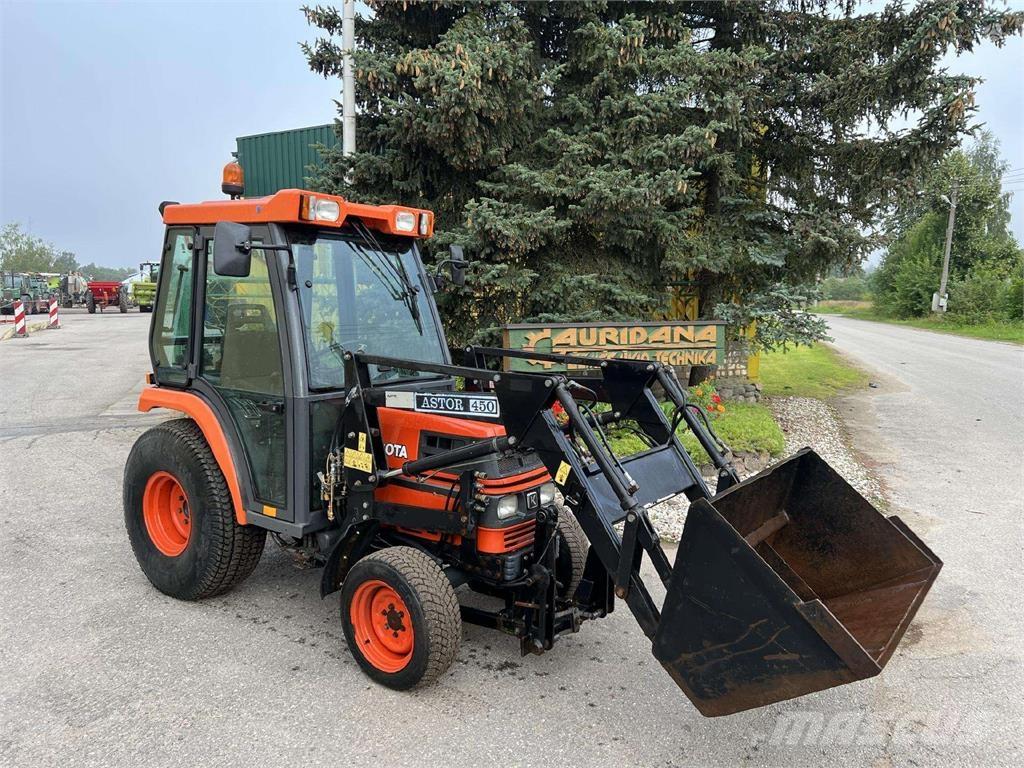 Kubota ST-30 Трактора
