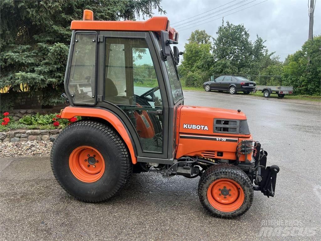 Kubota ST-30 Трактора