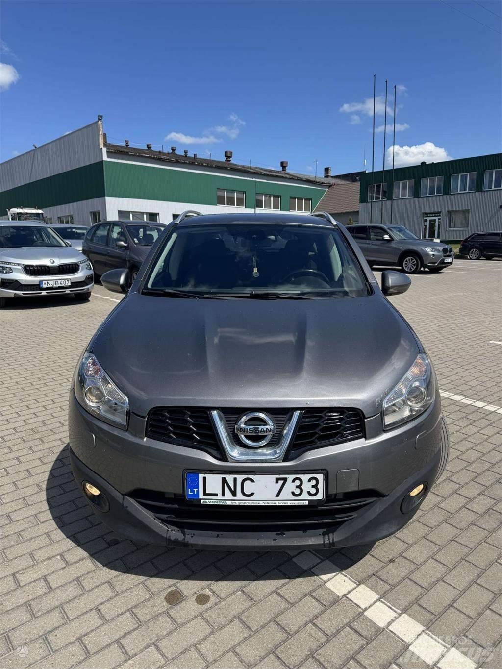 Nissan  Легковые автомобили