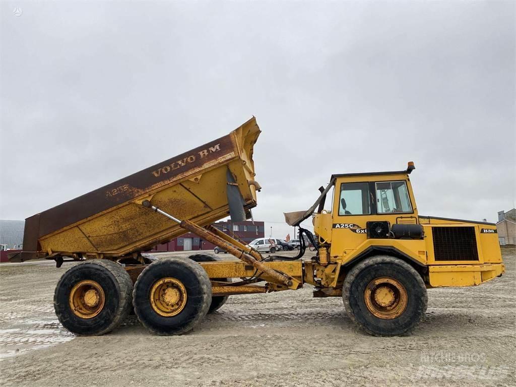Volvo A25C , Nr.2 Шарнирно-сочленённые самосвалы