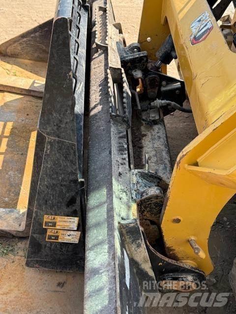 CAT 259D3 Мини-погрузчики