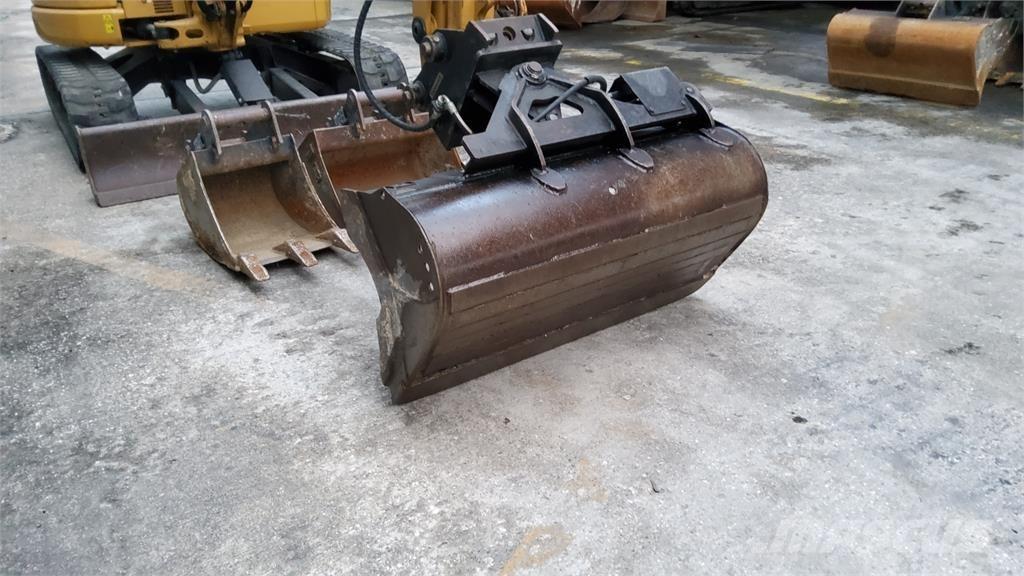 CAT 303.5E CR Мини-экскаваторы