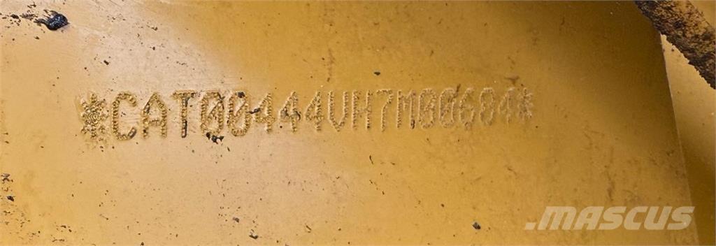 CAT 444 Экскаваторы-погрузчики