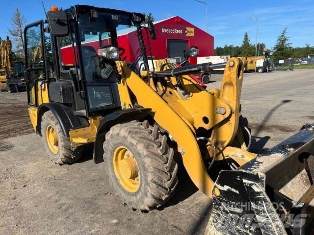 CAT 906 Фронтальные погрузчики