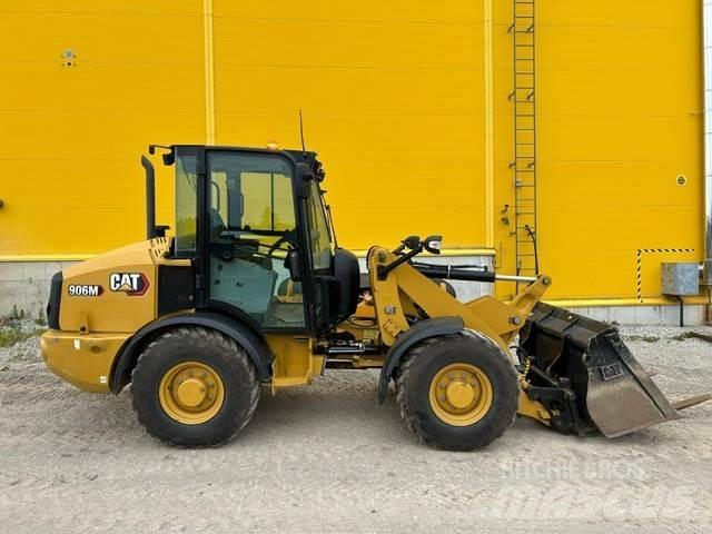 CAT 906M Фронтальные погрузчики