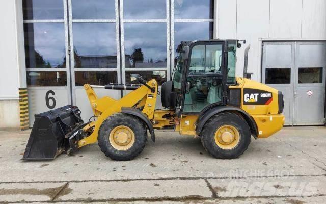 CAT 906M Фронтальные погрузчики