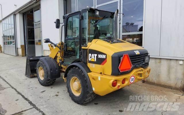 CAT 906M Фронтальные погрузчики