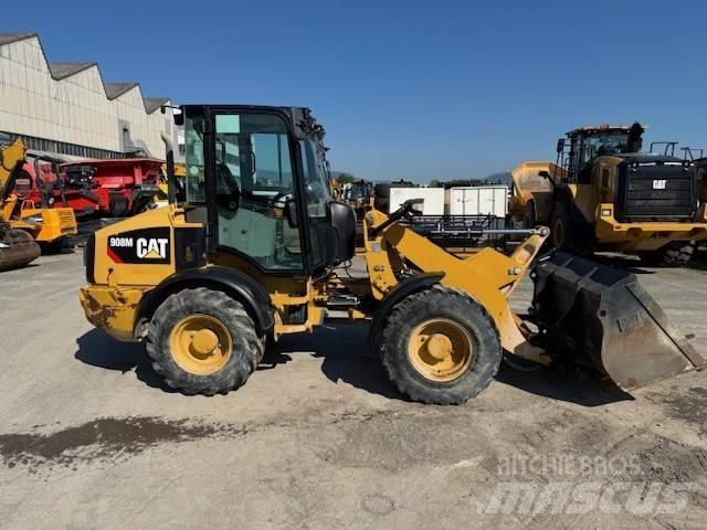 CAT 908M Фронтальные погрузчики