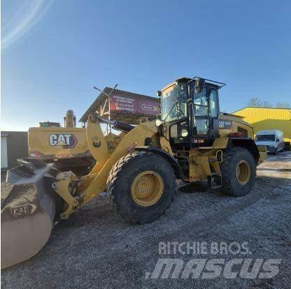 CAT 930M Фронтальные погрузчики