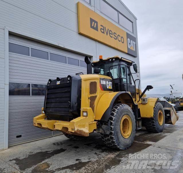 CAT 950M Фронтальные погрузчики