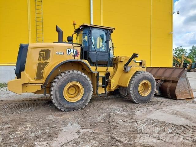 CAT 950M Фронтальные погрузчики