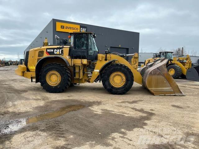 CAT 982M Фронтальные погрузчики