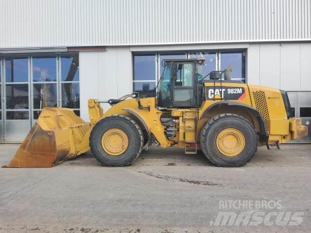 CAT 982M Фронтальные погрузчики