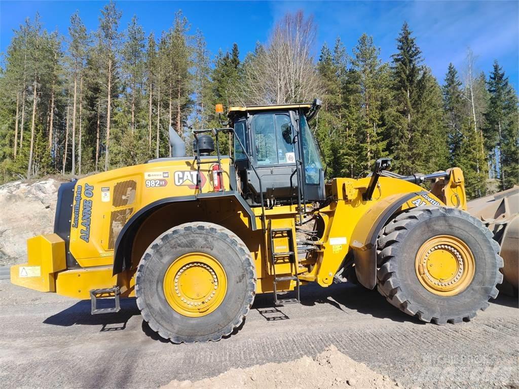 CAT 982XE Фронтальные погрузчики