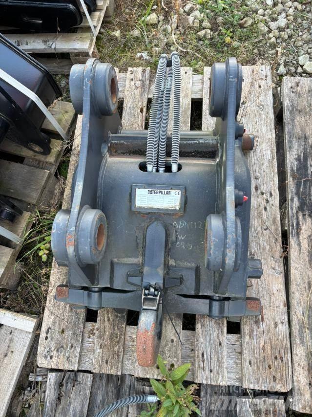 CAT Quick Coupler Экскаваторы-погрузчики
