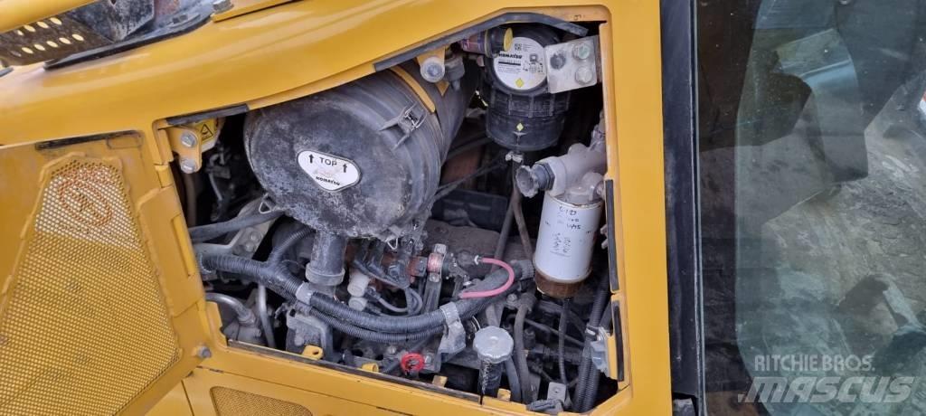 Komatsu D 61 PXI-24 Гусеничные бульдозеры