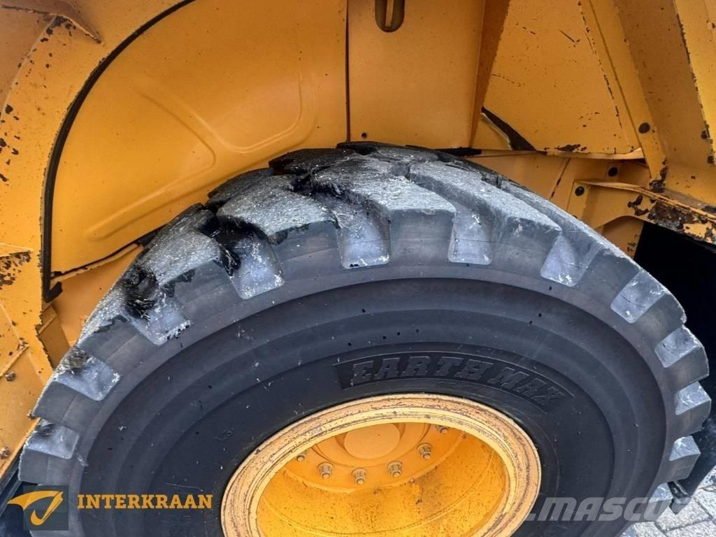 Hyundai HL 955 A Фронтальные погрузчики