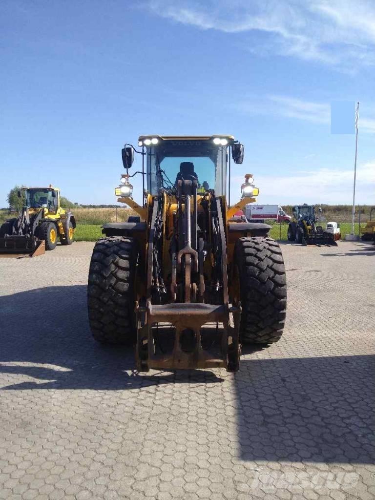 Volvo L 120 H Фронтальные погрузчики