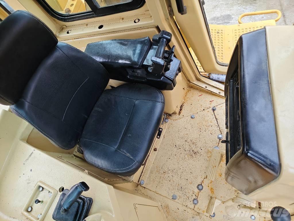 CAT D 7 R Гусеничные бульдозеры