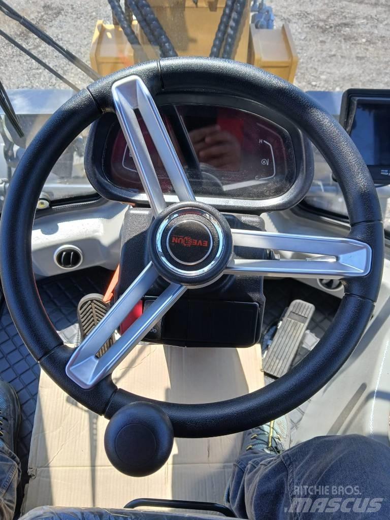 Everun ER 2500 Гусеничные фронтальные погрузчики