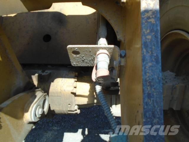 CAT 914M Фронтальные погрузчики