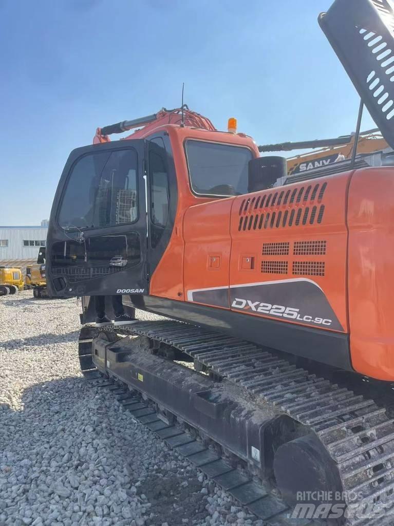 Doosan DX 225LC-9C Гусеничные экскаваторы