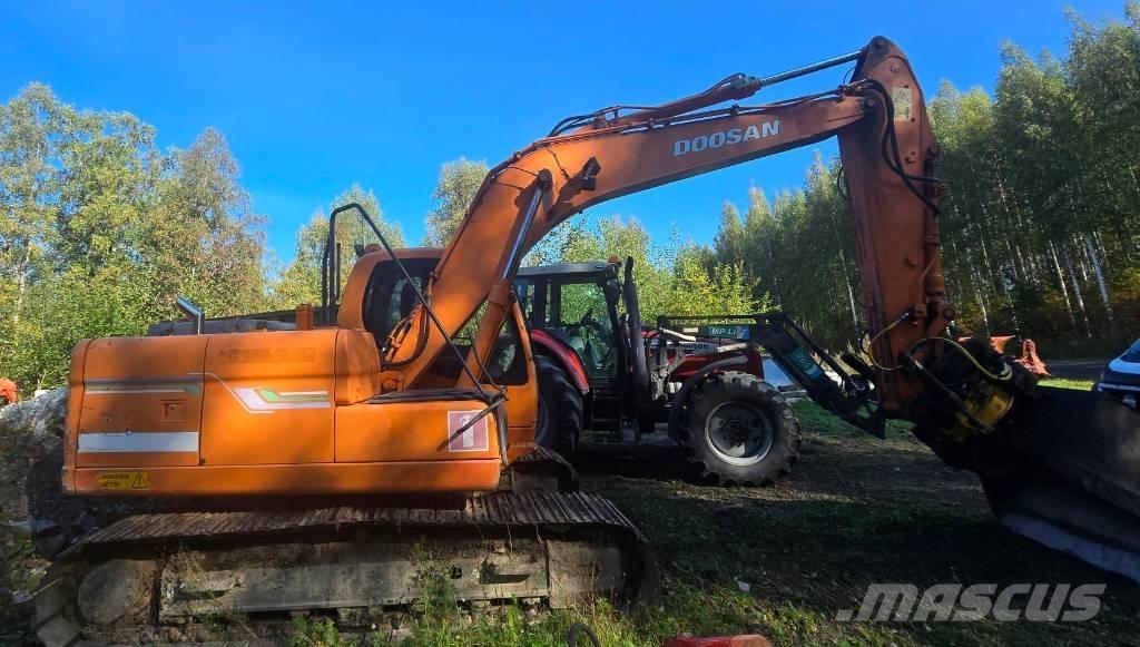 Doosan DX 140 LC Гусеничные экскаваторы