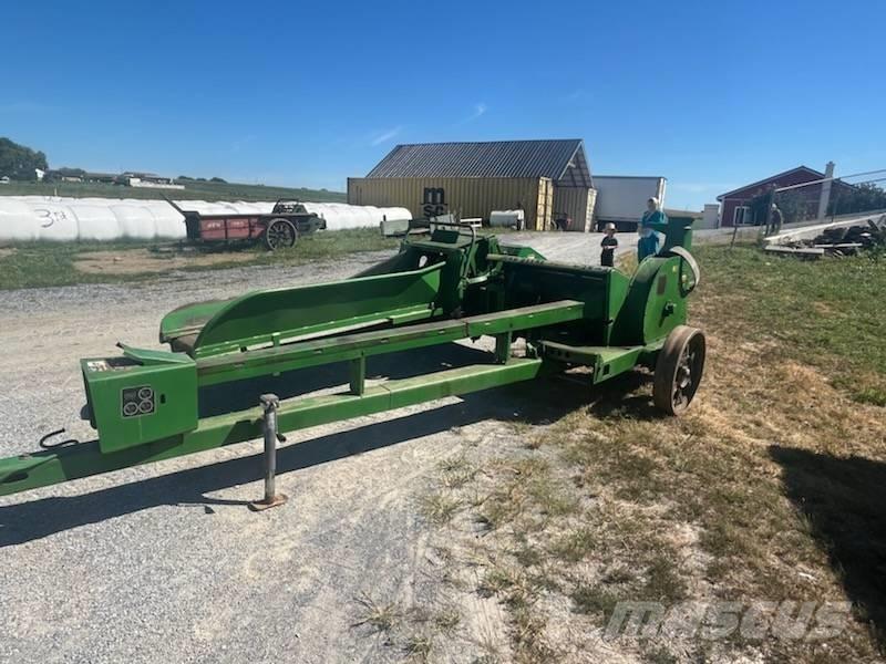 John Deere 3950 Прицепные кормоуборочные комбайны