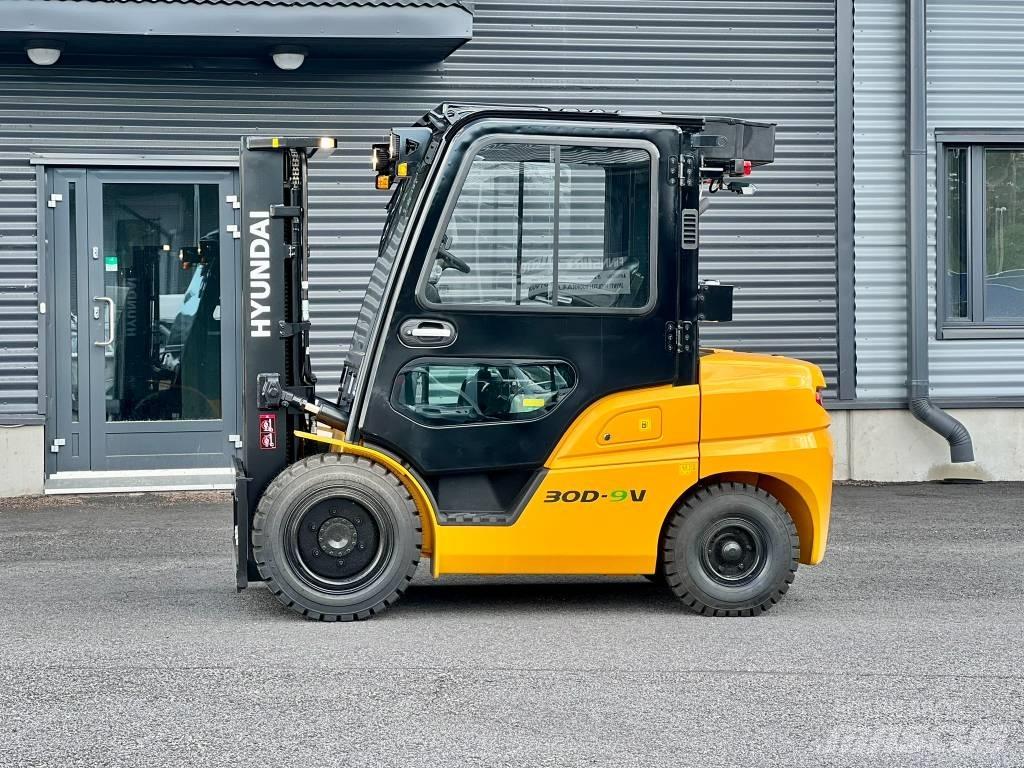 Hyundai 30D-9V Дизельные погрузчики