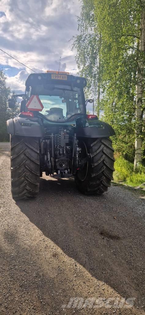 Valtra T194 versu Трактора