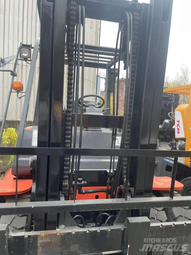 Toyota 7 Ton Дизельные погрузчики