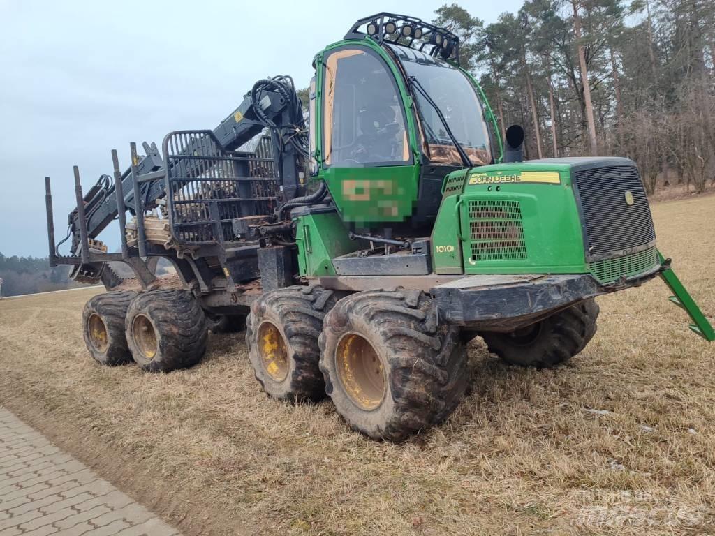 John Deere 1010 E Форвардеры