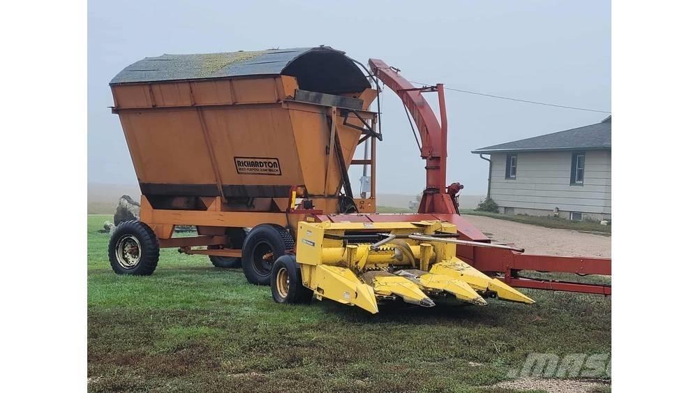 New Holland FP230 Прицепные кормоуборочные комбайны