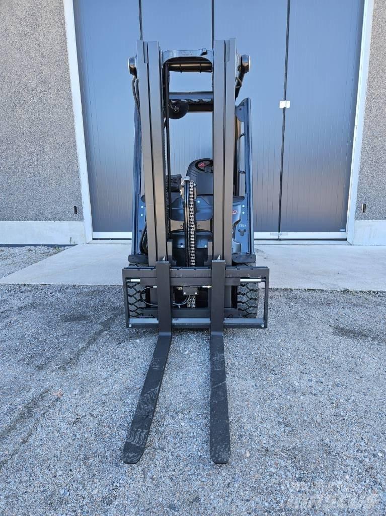 Linde E30-01 Электропогрузчики