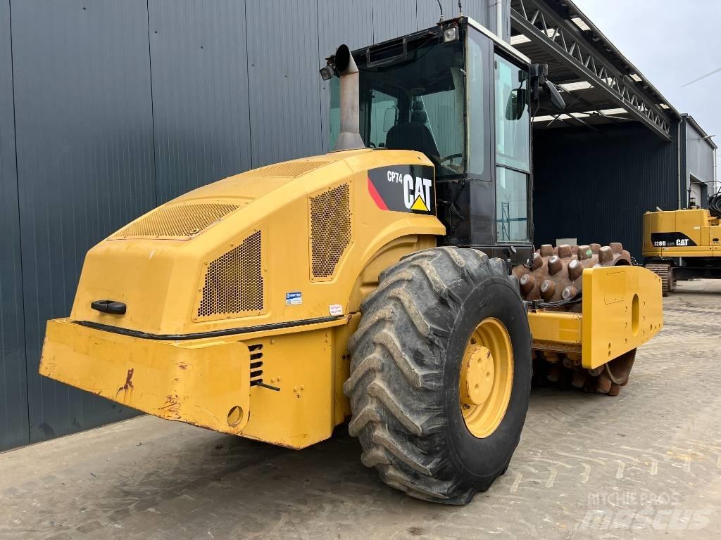 CAT CP74 Грунтовые катки