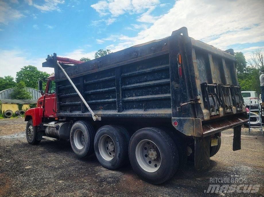 Mack CH613 Грузовики-Самосвалы