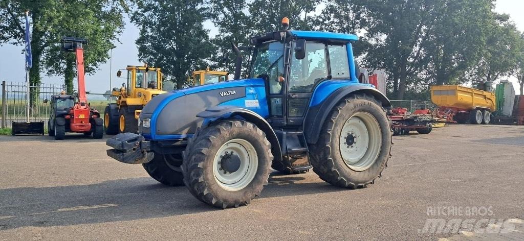 Valtra T160 Трактора