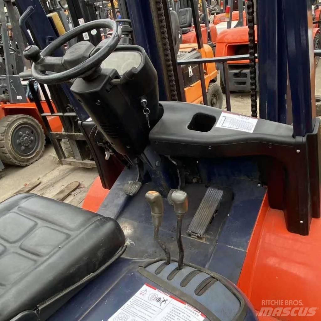 Heli H2000 30 Дизельные погрузчики