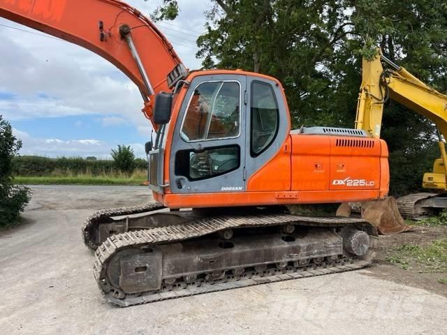 Doosan DX 225 LC Гусеничные экскаваторы
