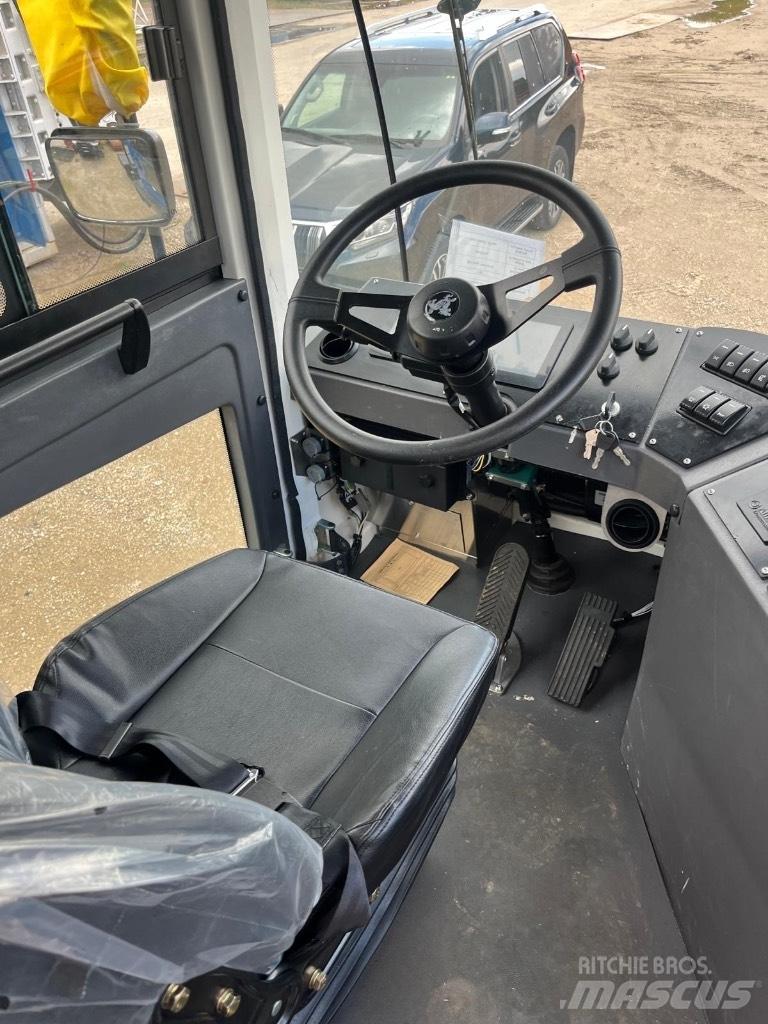 XCMG XPT70K Терминальные тягачи