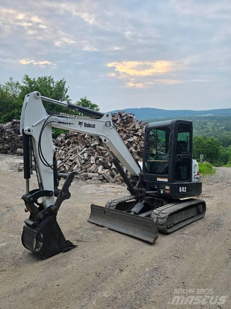 Bobcat E 42 Мини-экскаваторы