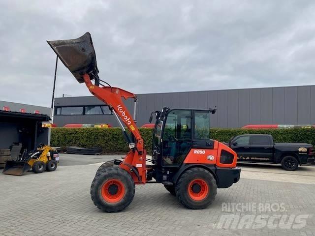 Kubota R 090 Фронтальные погрузчики