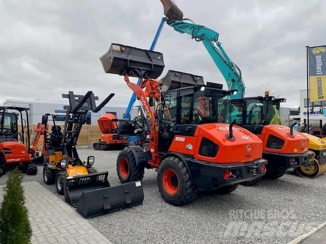 Kubota R 090 Фронтальные погрузчики